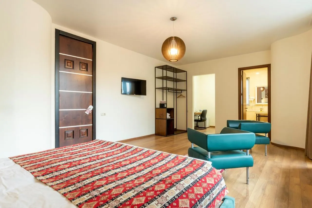 Hotel Flower تبليسي 4*,  جورجيا