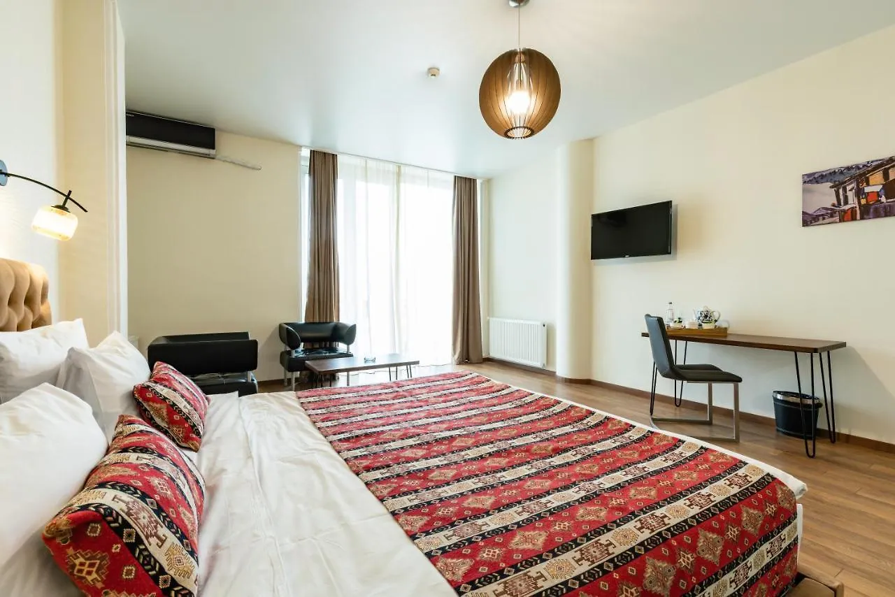 Hotel Flower تبليسي