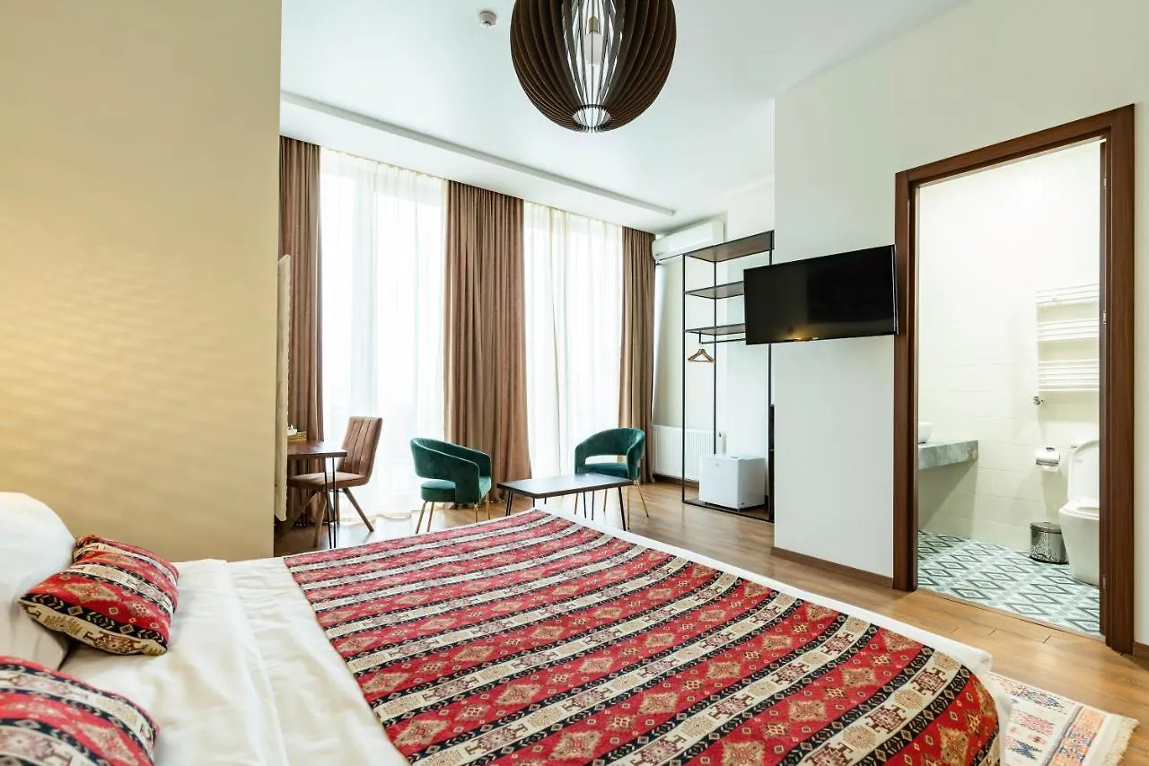 Hotel Flower تبليسي